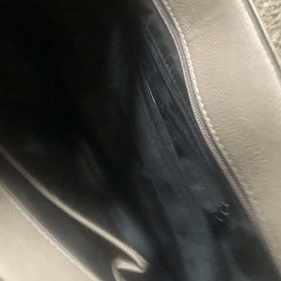 Never used Nine West bag with adorable attached zippered bag - Picture 4 of 7